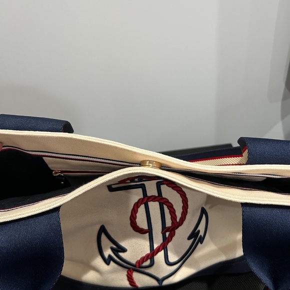 Tommy Hilfiger Canvas Tote Bag - Picture 7 of 8